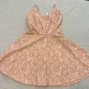 NWT Francesca’s Mi Ami lace dress with adjustable straps, size XS